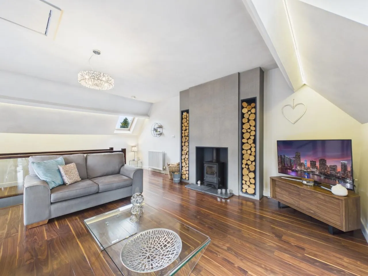 Otley Road, Eldwick, BD16, photo 2