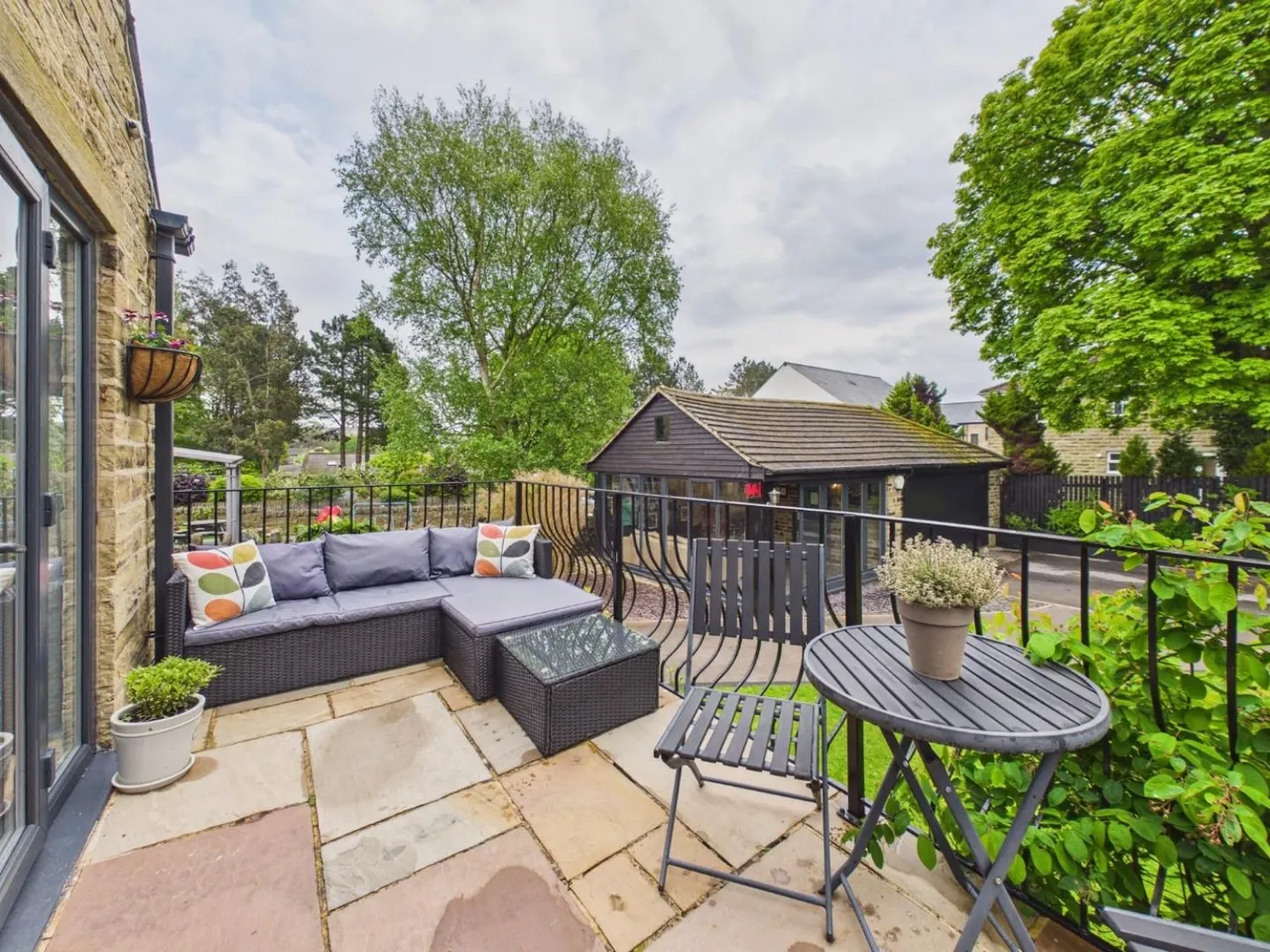 Otley Road, Eldwick, BD16, photo 33