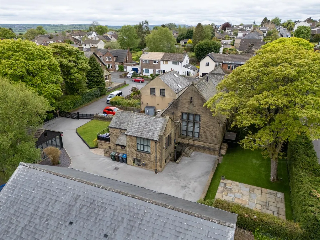 3 bed house for sale, Otley Road, Eldwick, BD16