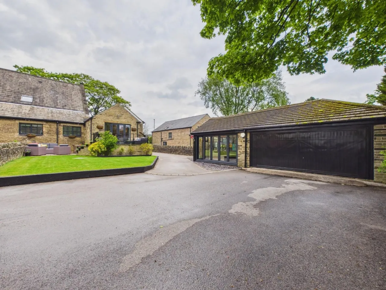 Otley Road, Eldwick, BD16, photo 40