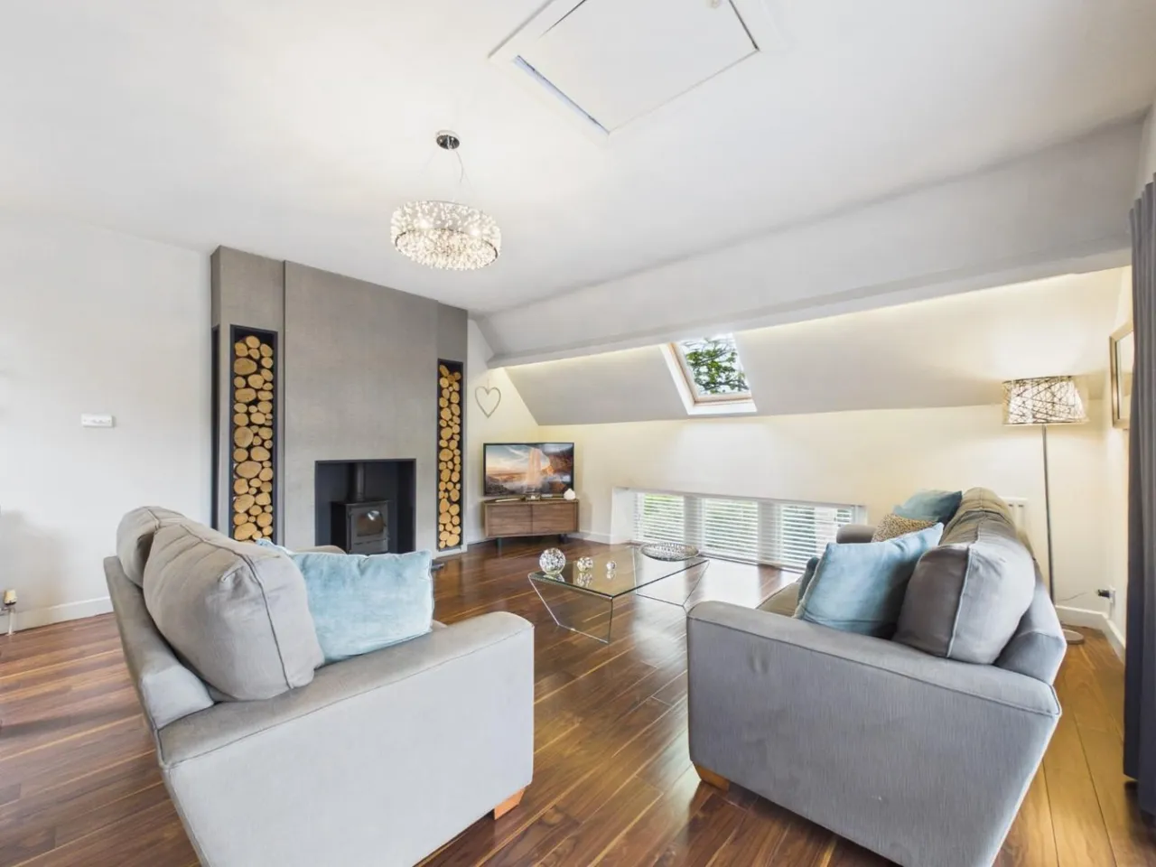 Otley Road, Eldwick, BD16, photo 3