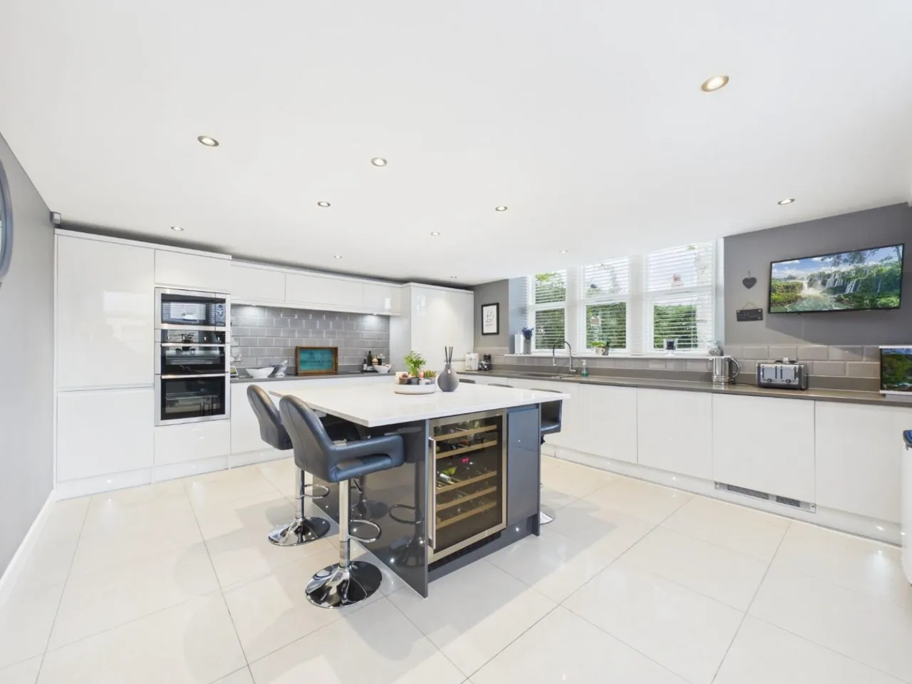 Otley Road, Eldwick, BD16, photo 12