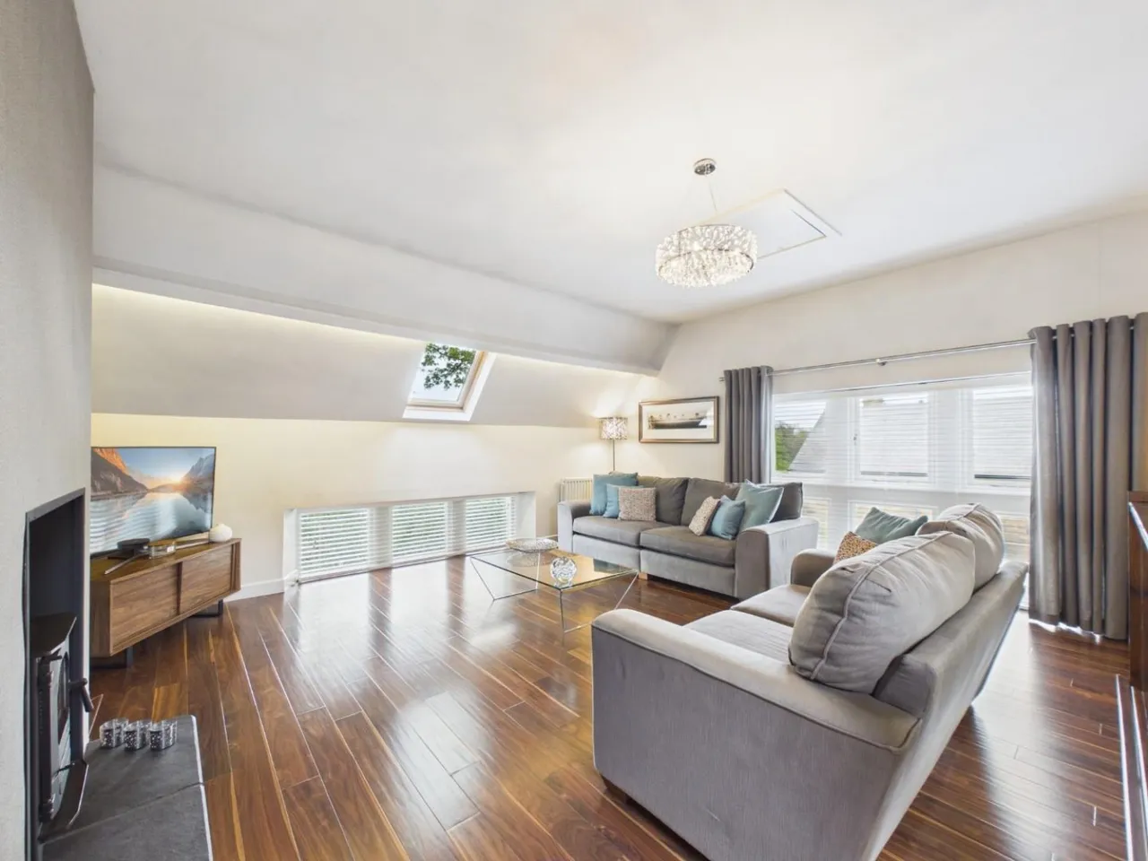Otley Road, Eldwick, BD16, photo 4