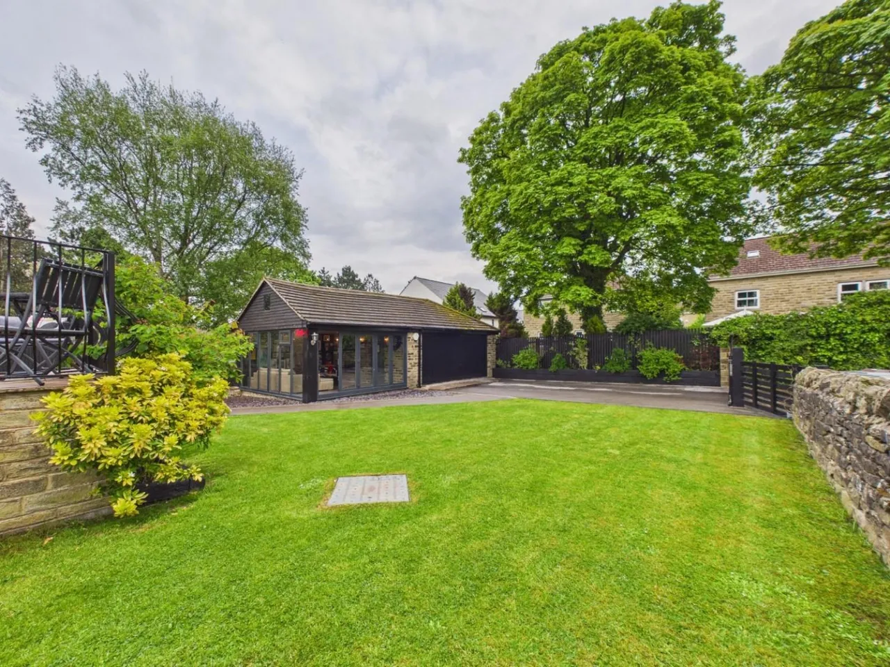 Otley Road, Eldwick, BD16, photo 38