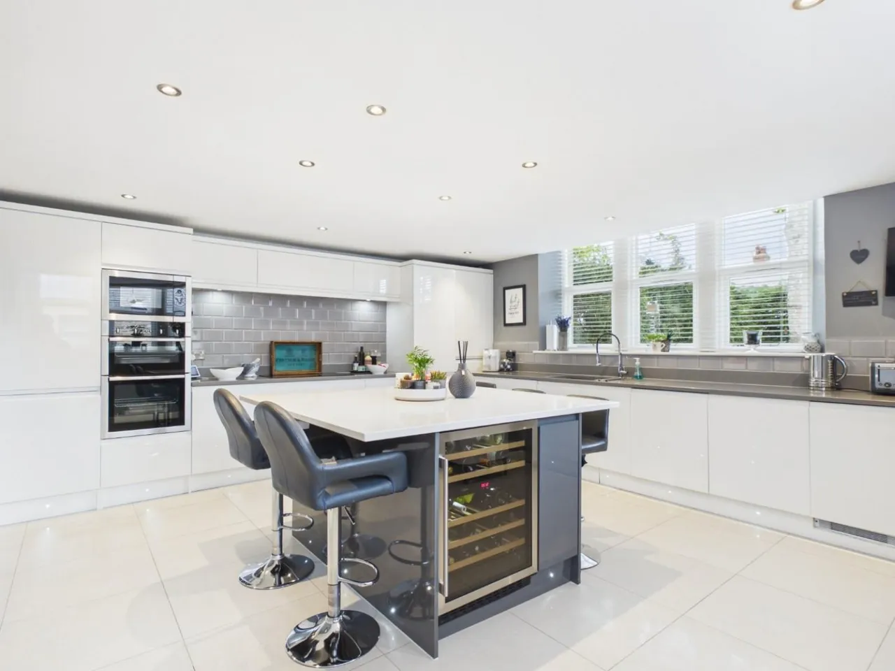 Otley Road, Eldwick, BD16, photo 10
