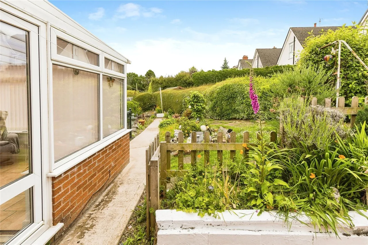 Prospect Drive, Coedpoeth, LL11, photo 21