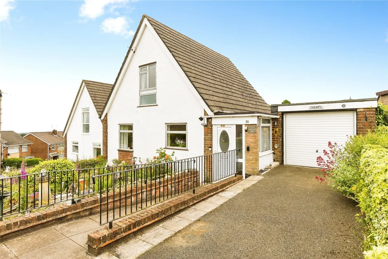 2 bed house for sale, Prospect Drive, Coedpoeth, LL11