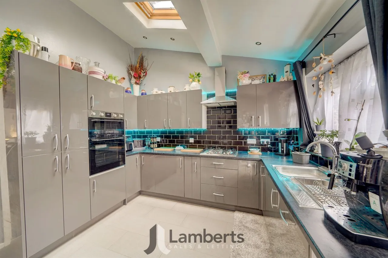 24 Painswick Close, Redditch, photo 5