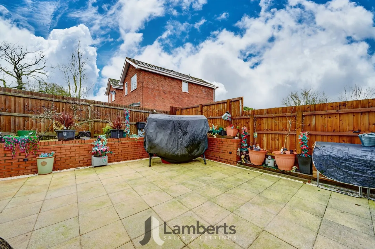 24 Painswick Close, Redditch, photo 23