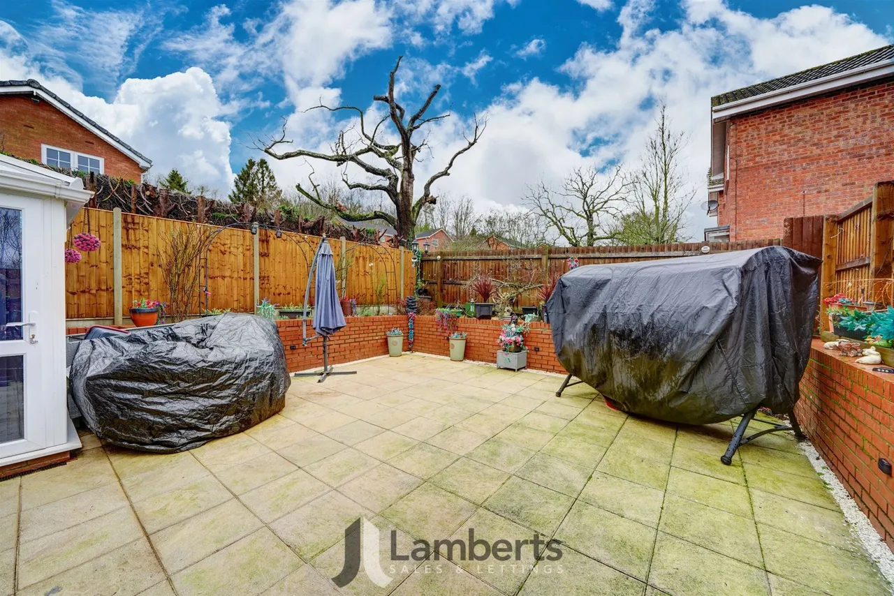 24 Painswick Close, Redditch, photo 13