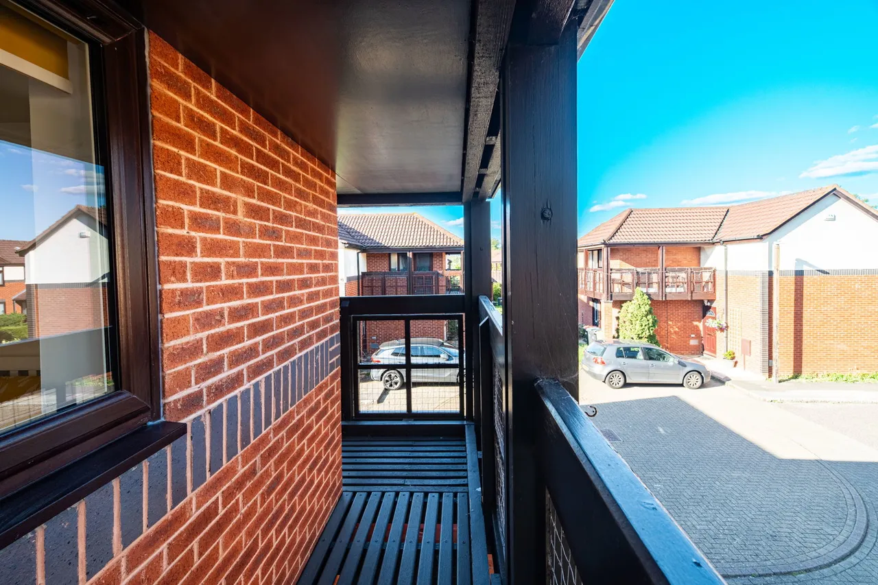 Wallmead Gardens, Loughton, Milton Keynes, MK5 8ER, photo 10