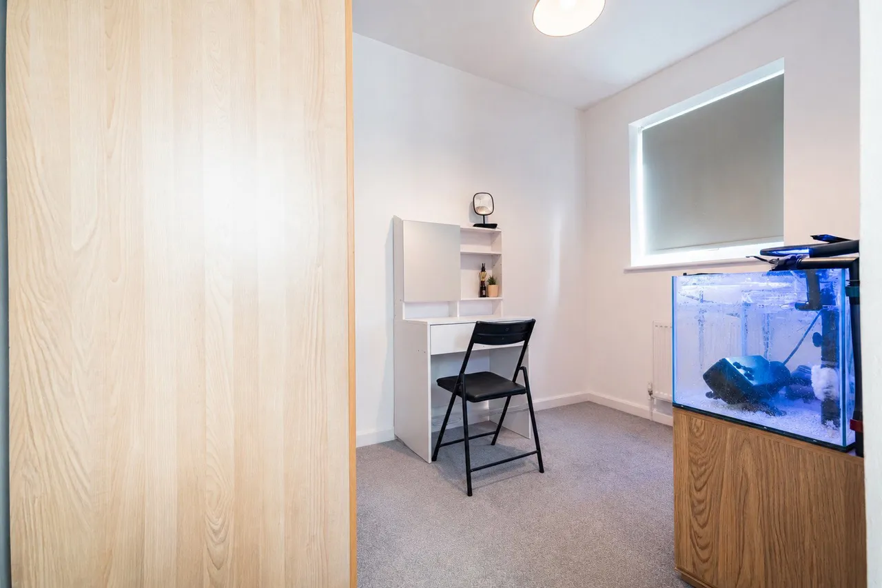 Wallmead Gardens, Loughton, Milton Keynes, MK5 8ER, photo 9