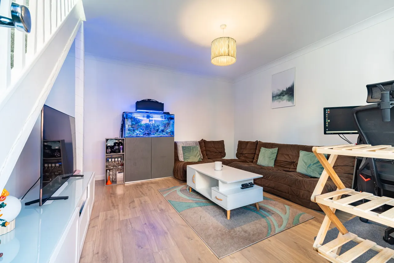 Wallmead Gardens, Loughton, Milton Keynes, MK5 8ER, photo 4