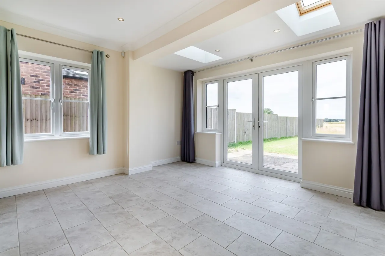 Mill Hill Road, Boughton, King's Lynn, photo 10