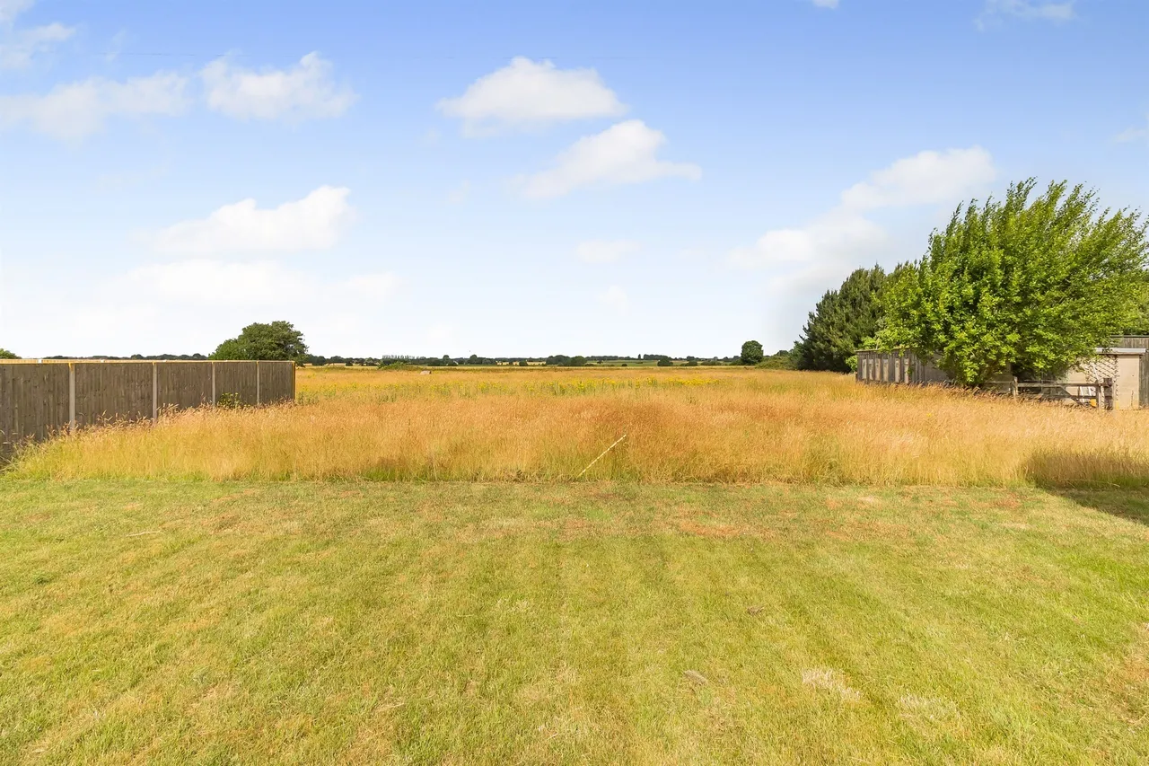 Mill Hill Road, Boughton, King's Lynn, photo 4