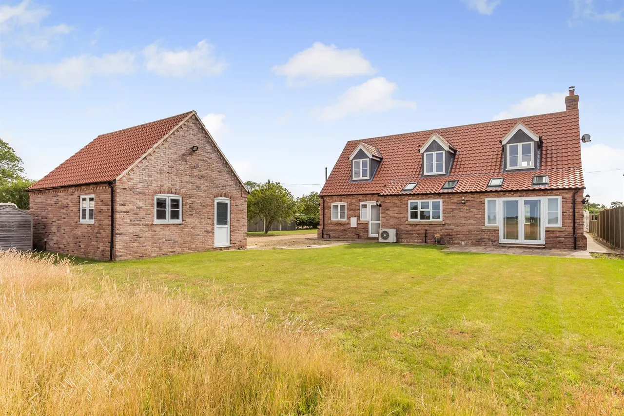Mill Hill Road, Boughton, King's Lynn, photo 3