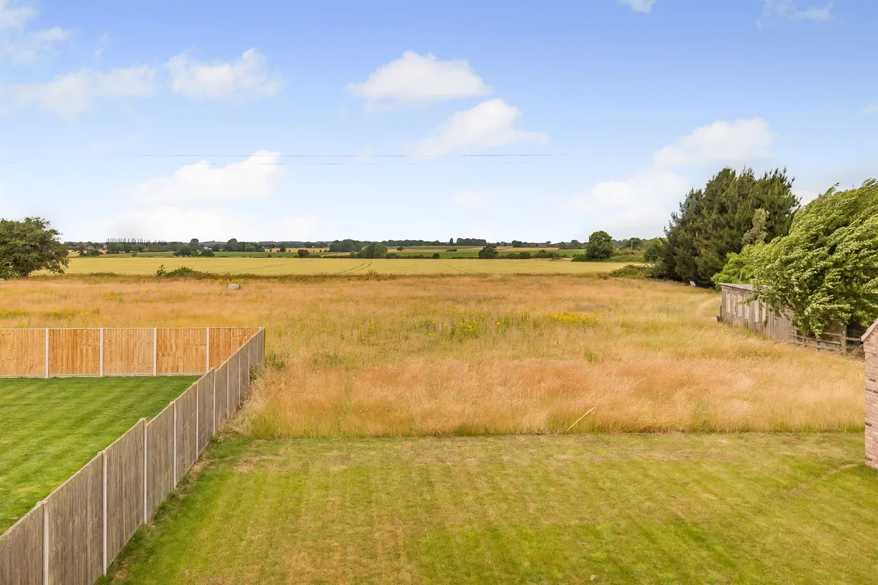 Mill Hill Road, Boughton, King's Lynn, photo 7