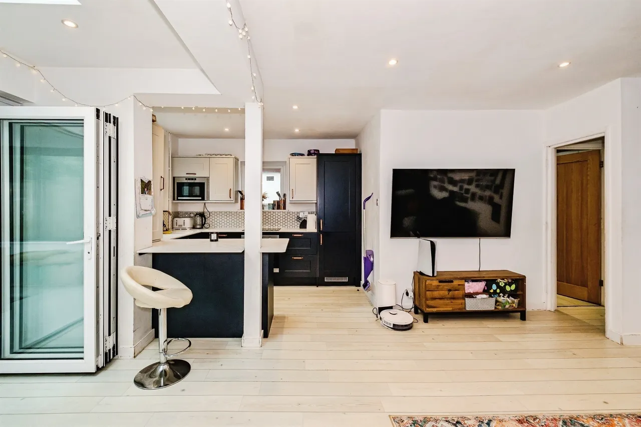 Boundary Road, Lancing, BN15, photo 6