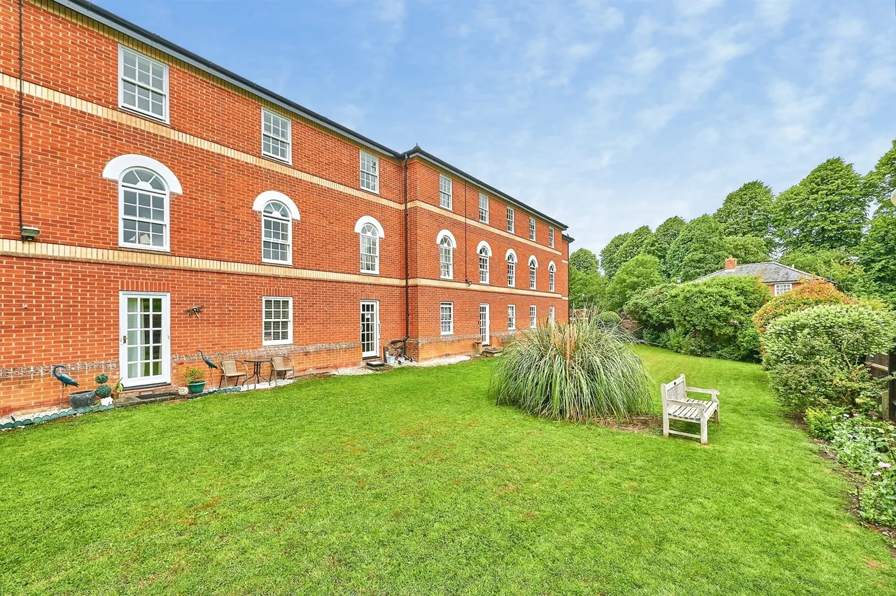 Farmadine House Saffron Walden, CB11, photo 9