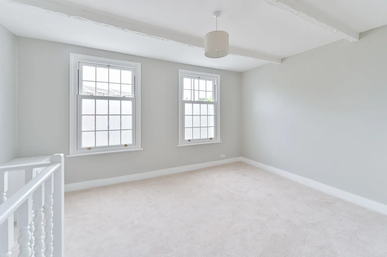 2 bed flat for sale — 4 Cheltenham Road, London