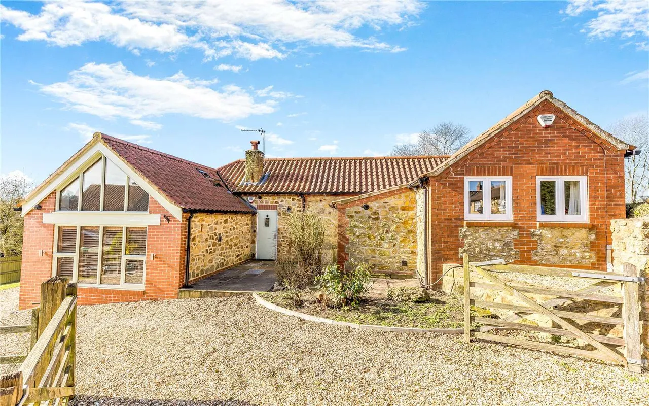 3 bed house for sale — Barn Cottage, Rasen Road, Tealby, Market Rasen, LN8 3XL