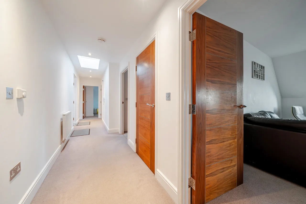 Whitchurch Lane, Edgware, HA8, photo 9