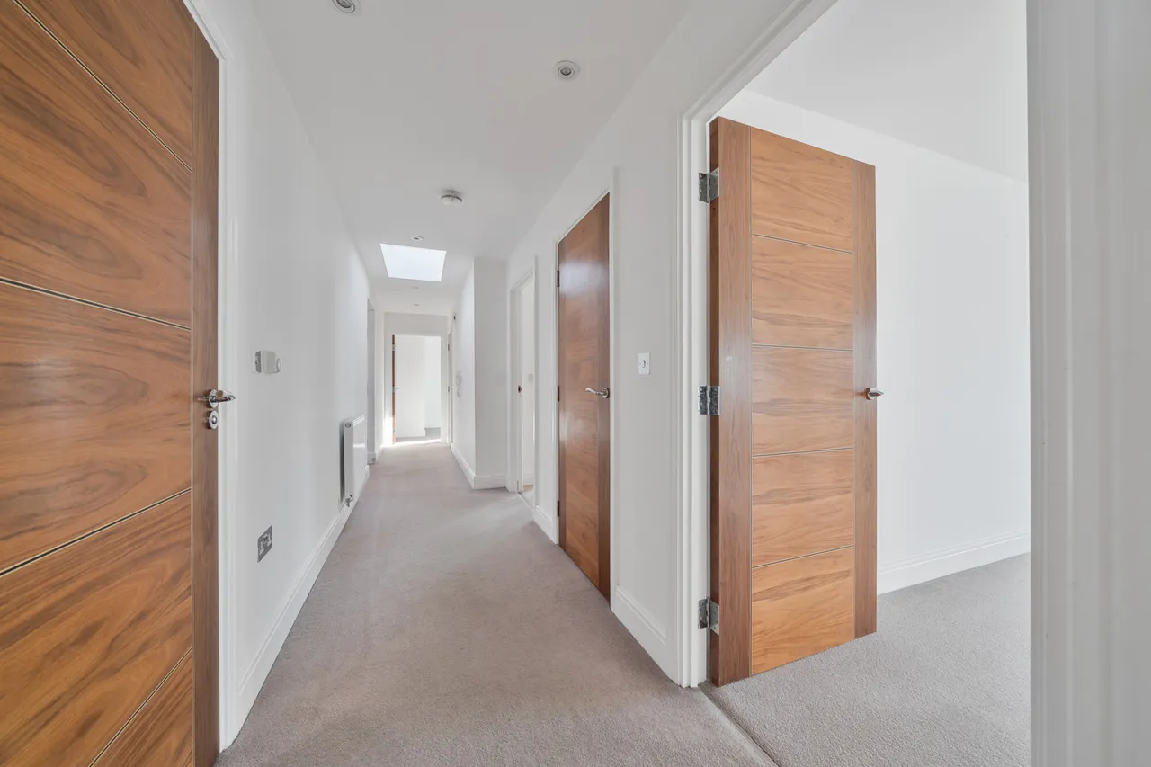 Whitchurch Lane, Edgware, HA8, photo 23