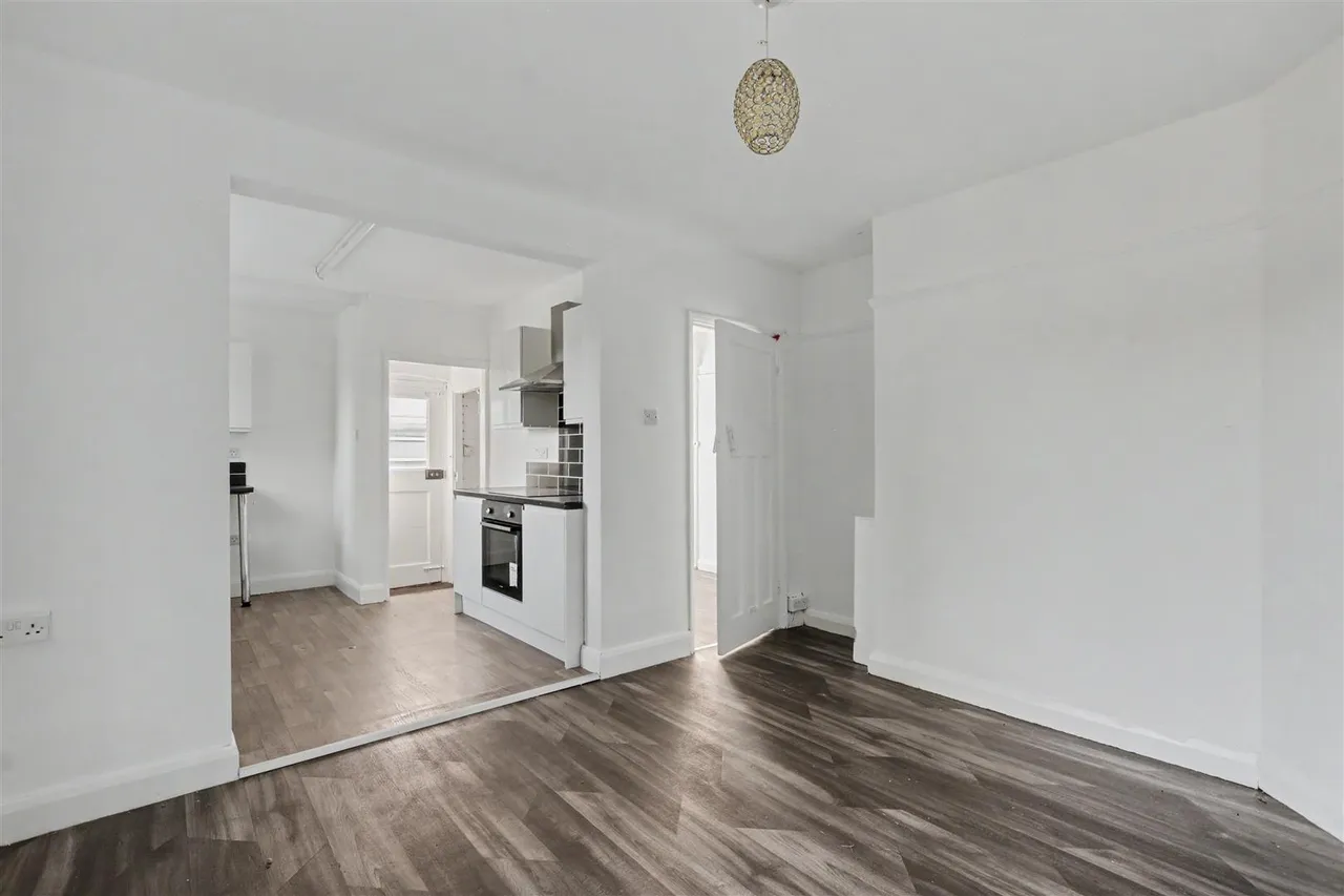 Anderson Crescent, Beeston, NG9, photo 10
