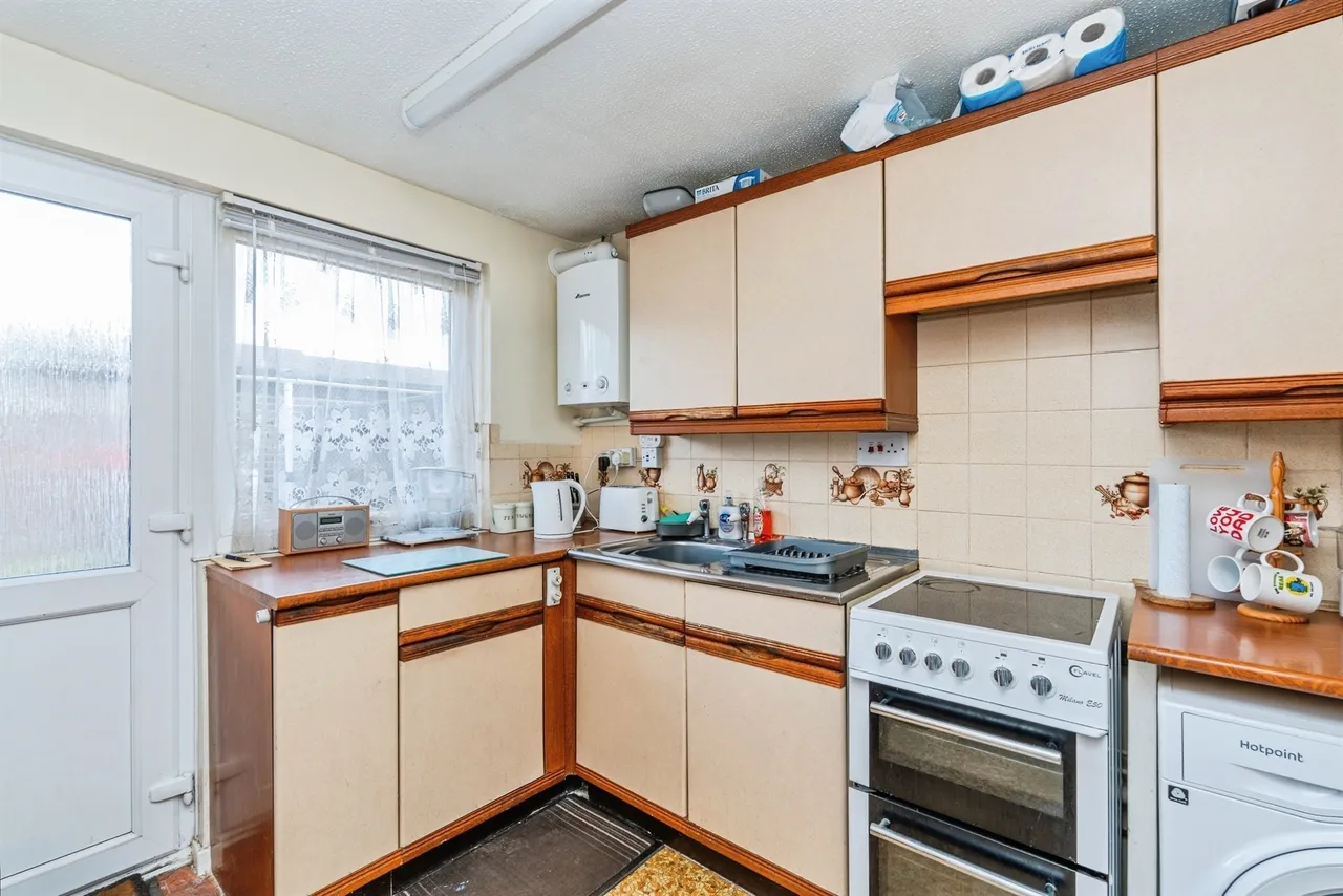 Hunters Crescent, Romsey, photo 4