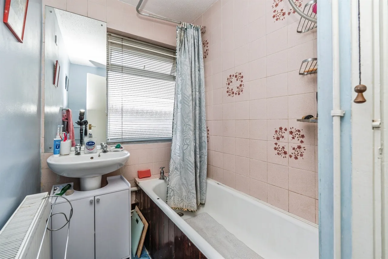 Hunters Crescent, Romsey, photo 6