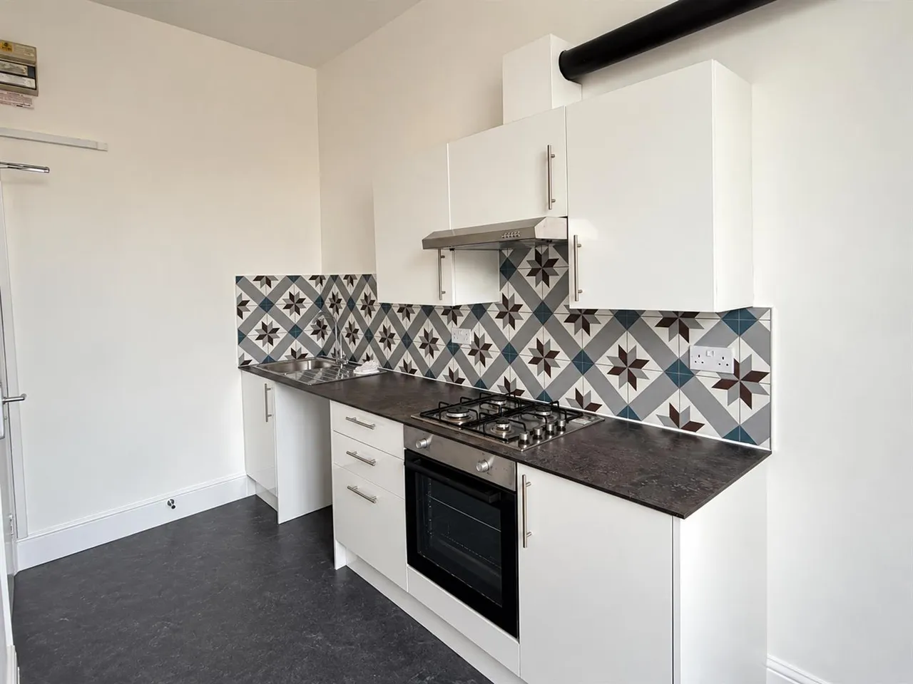 Park Parade, London, NW10, photo 8