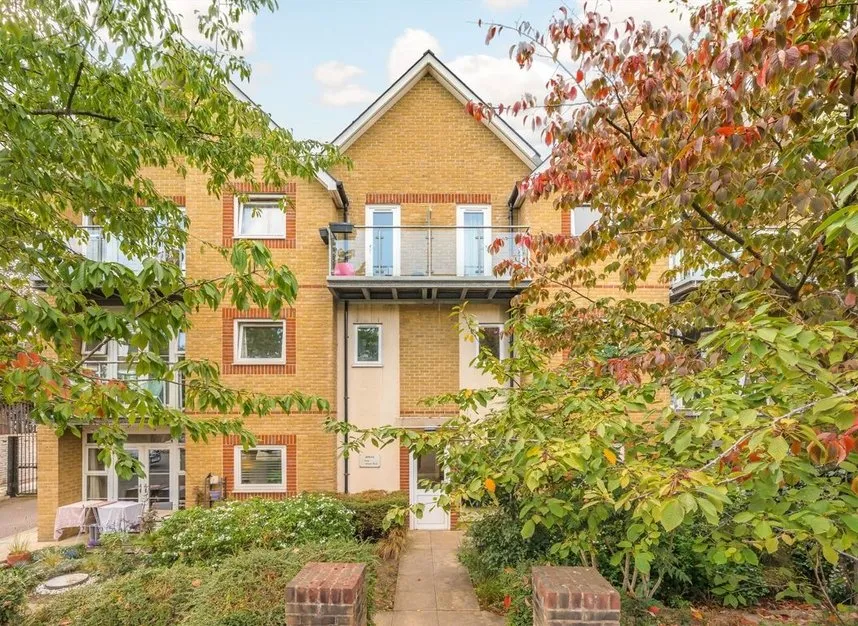 2 bed flat to rent, Gordon Road, Peckham, SE15