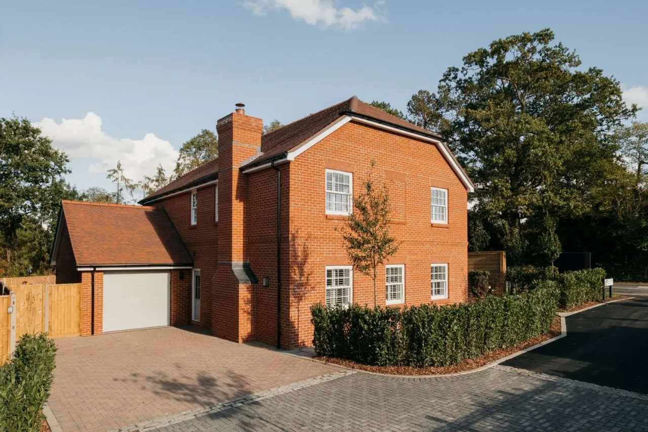 4 bed new development for sale, Farnham Road, Odiham, RG29