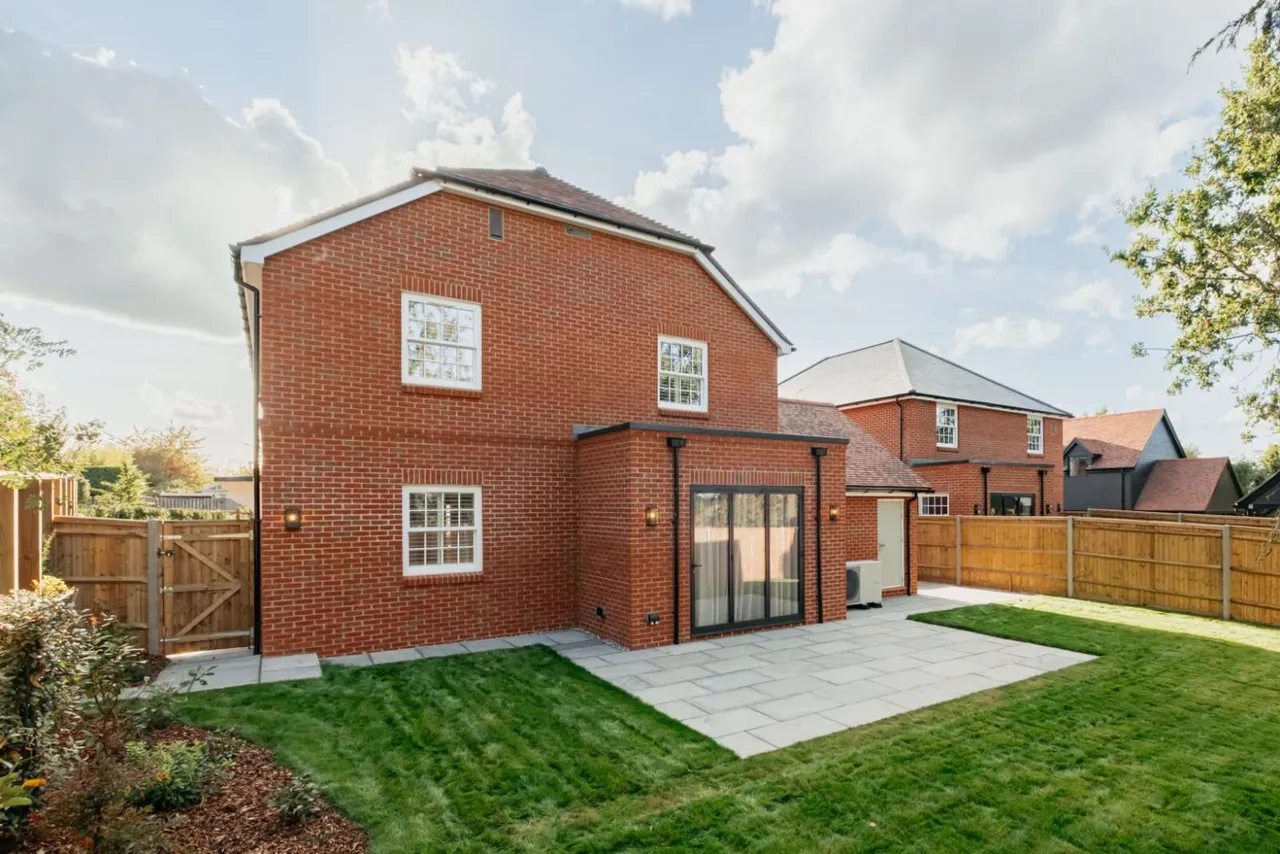 Farnham Road, Odiham, RG29, photo 9