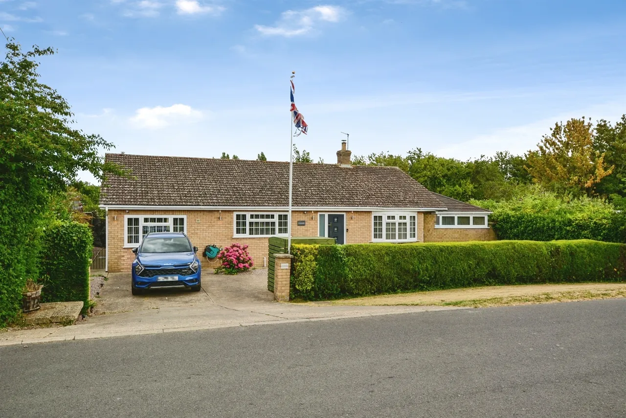 3 bed house for sale — Fen Road, Stickford, Boston