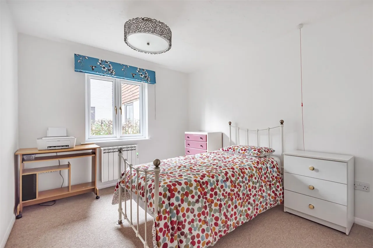 Hylton Road, St. Peters Court, GU32, photo 4
