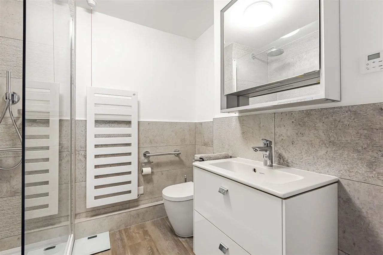 Hylton Road, St. Peters Court, GU32, photo 5