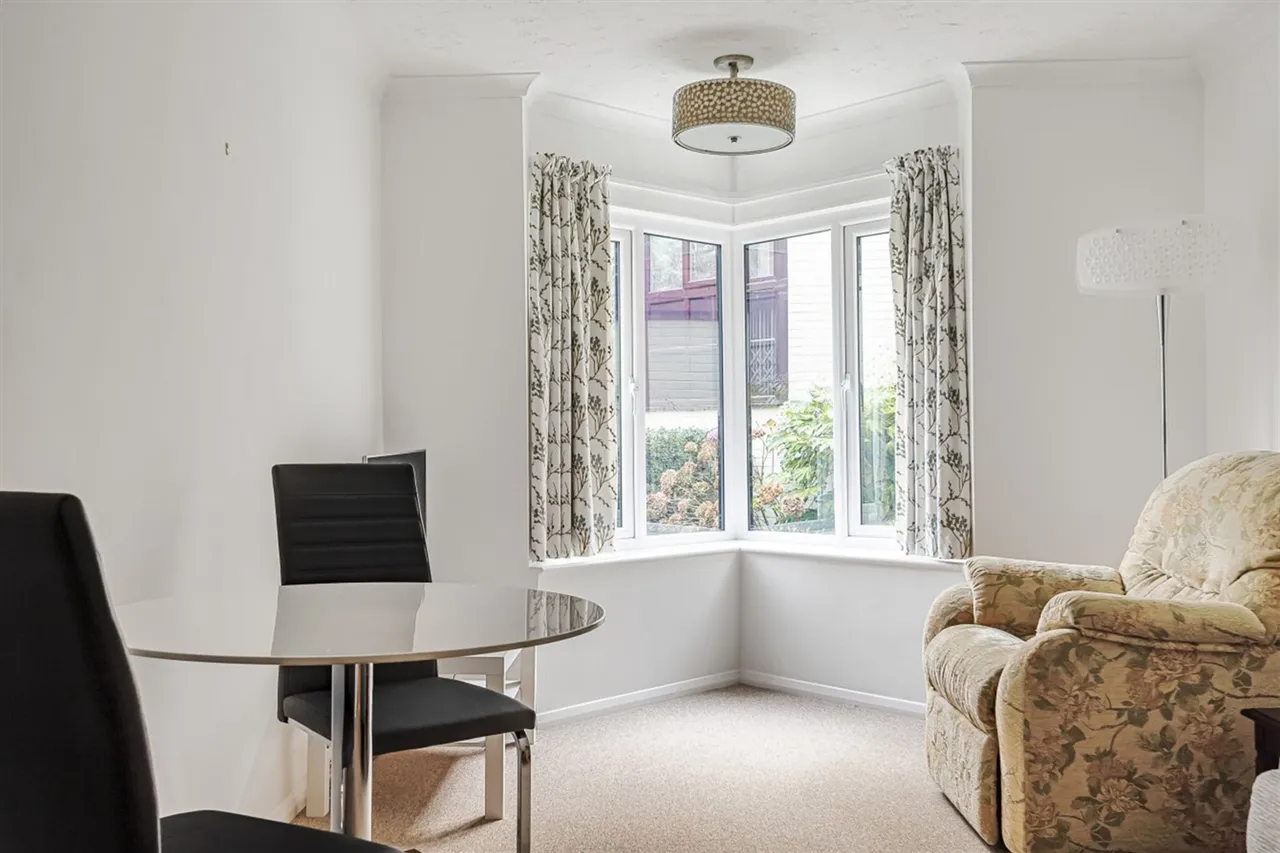 Hylton Road, St. Peters Court, GU32, photo 3