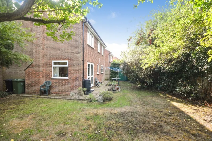 with 4 bedrooms in Takeley, Bishop's Stortford, CM22, photo 11