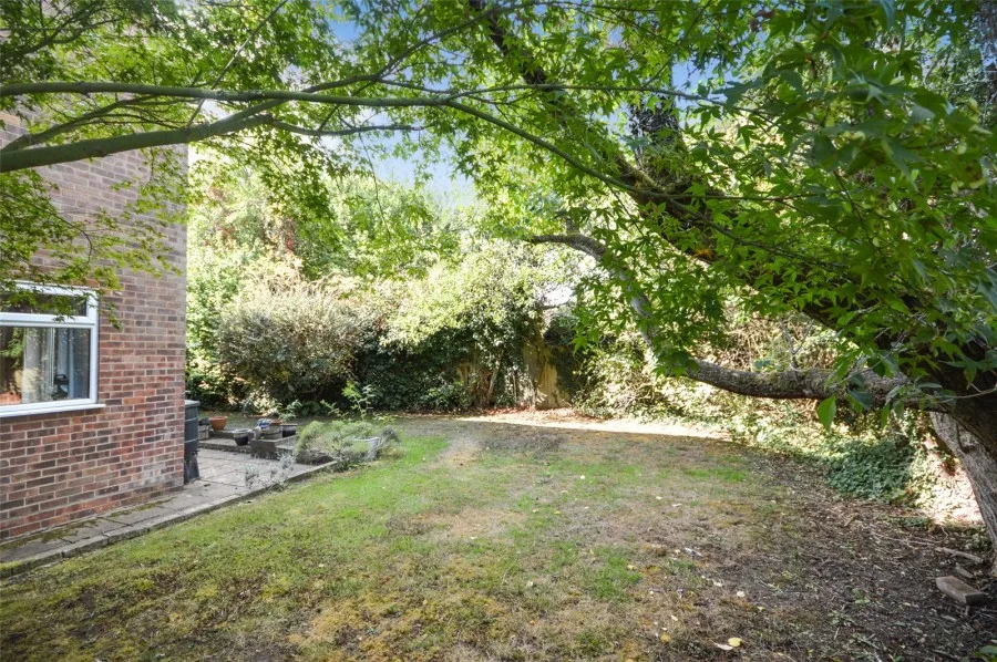 with 4 bedrooms in Takeley, Bishop's Stortford, CM22, photo 12