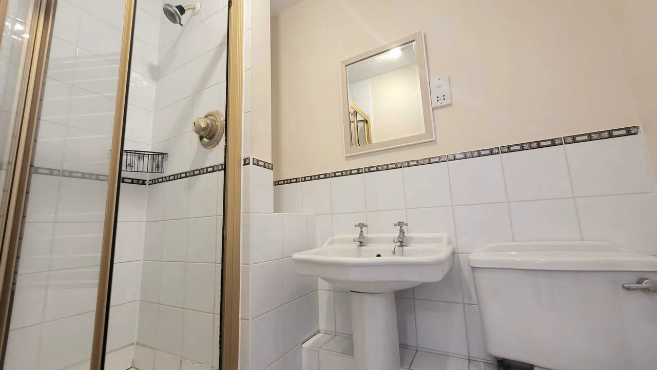 Maple Leaf Close, Abbots Langley, WD5, photo 6