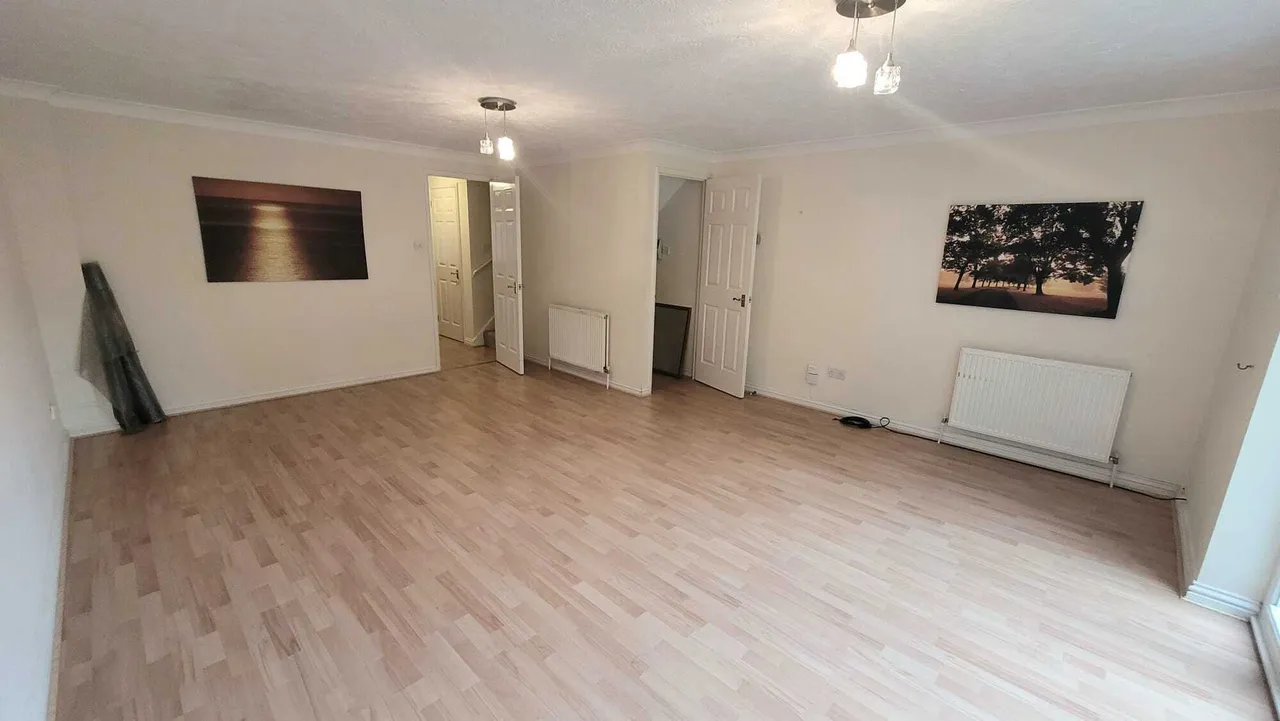 3 bed property to rent, Maple Leaf Close, Abbots Langley, WD5