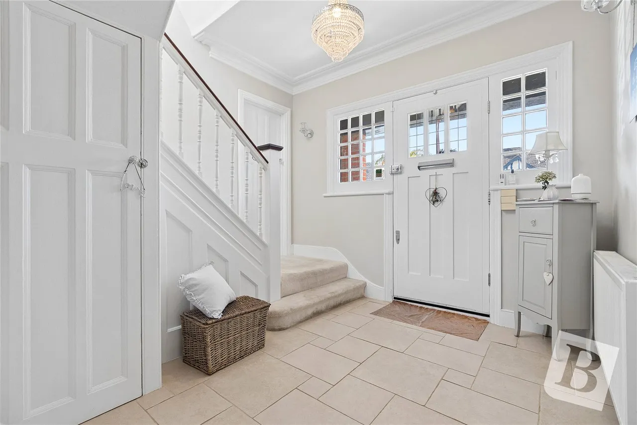 Deyncourt Gardens, Upminster, RM14, photo 10