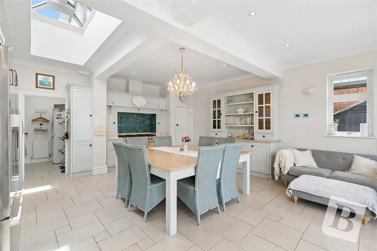 Deyncourt Gardens, Upminster, RM14, photo 4