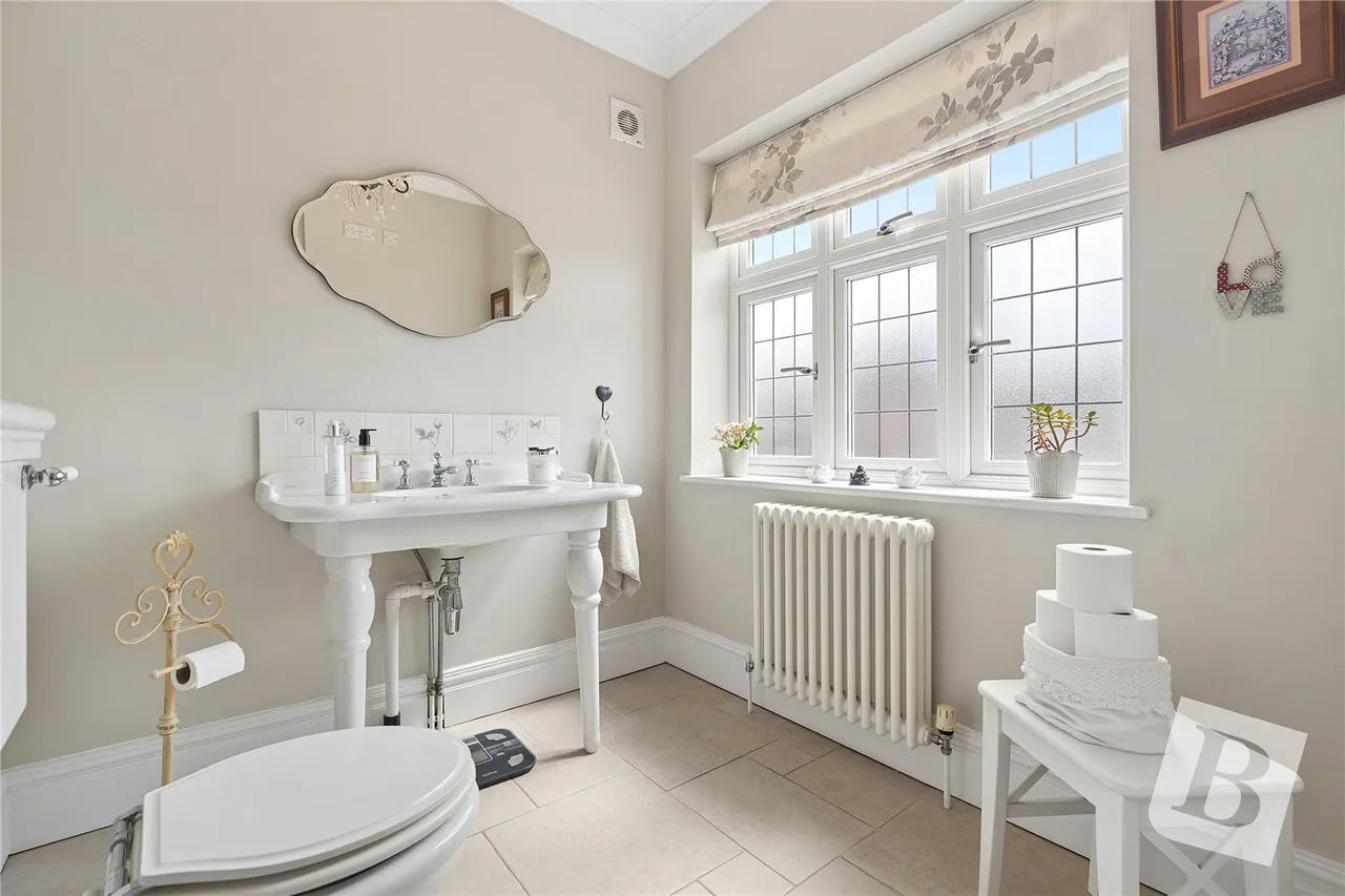 Deyncourt Gardens, Upminster, RM14, photo 9