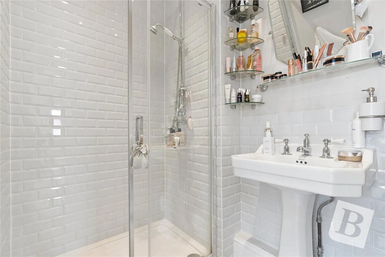 Deyncourt Gardens, Upminster, RM14, photo 12