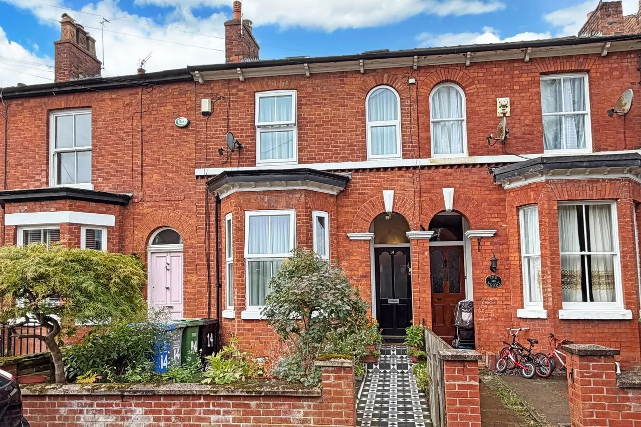 4 bed house for sale — Osborne Road, Altrincham, Cheshire WA15 8EU
