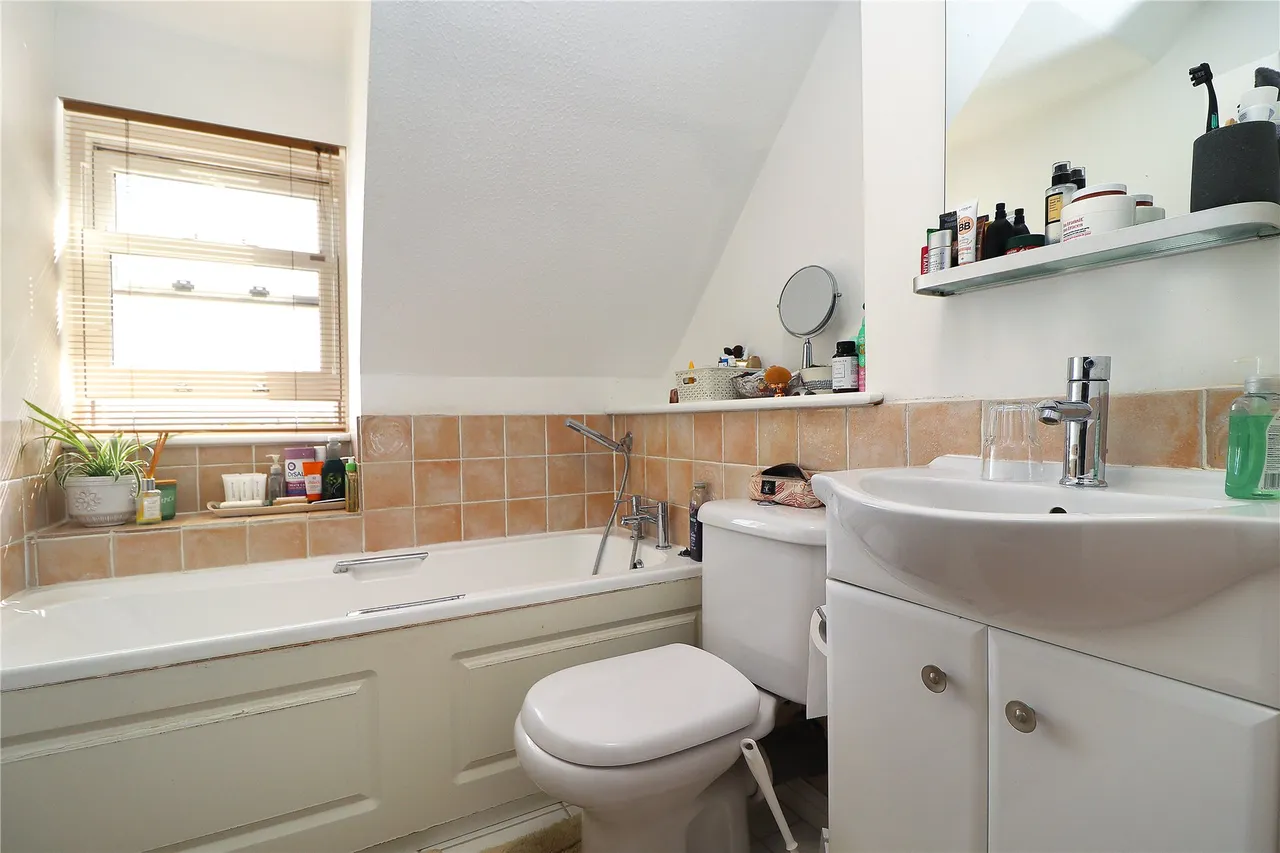 Tamerton Square, Woking, GU22, photo 18