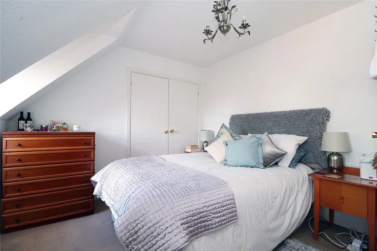 Tamerton Square, Woking, GU22, photo 16