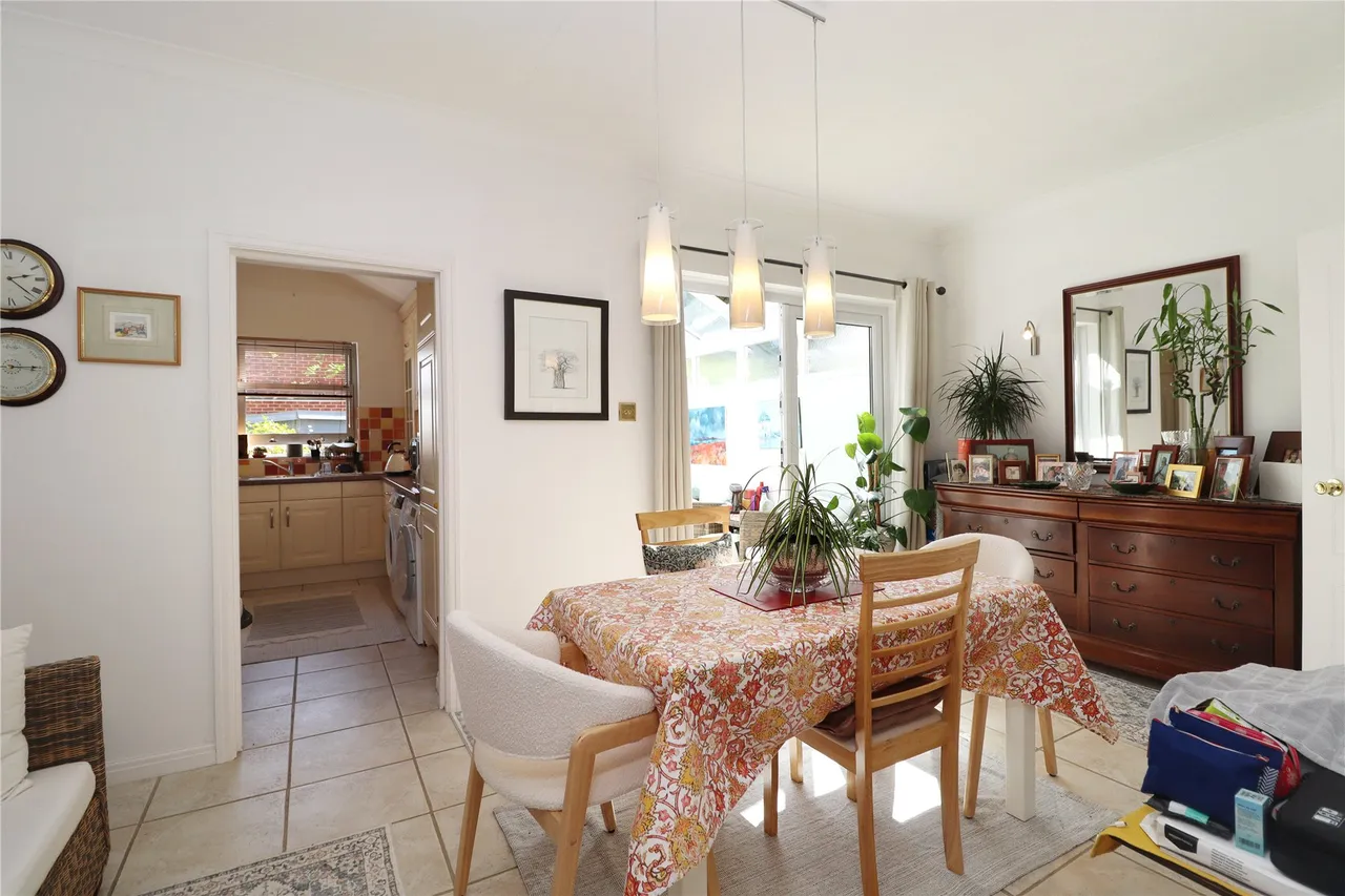 Tamerton Square, Woking, GU22, photo 10